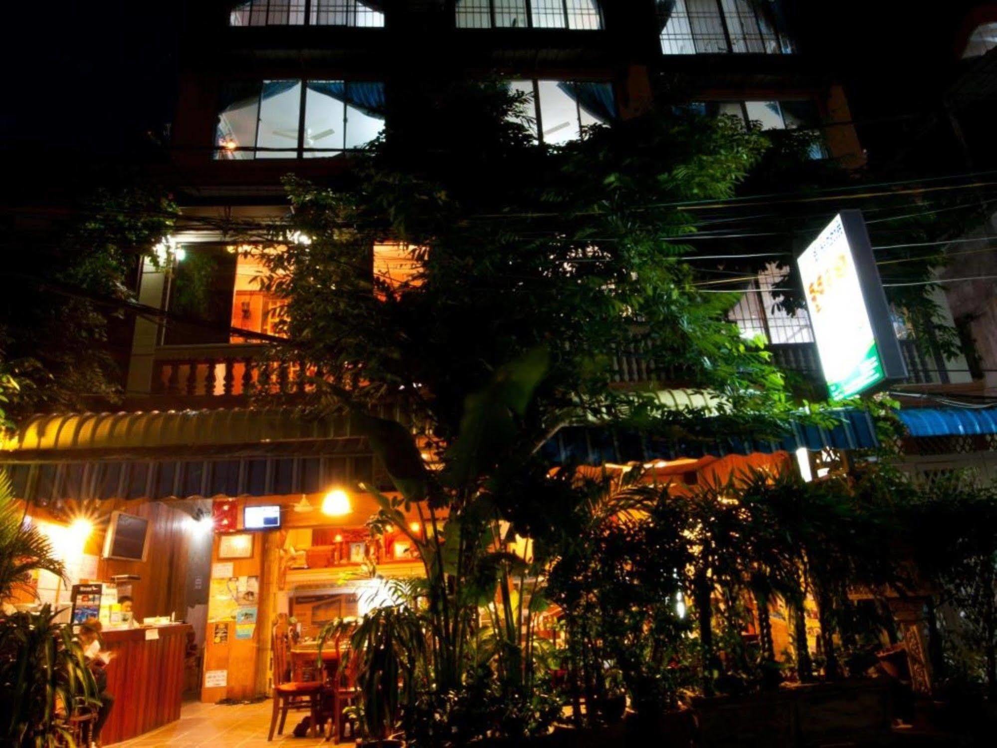 Okay Guesthouse Phnom Penh Exteriör bild